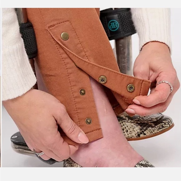 Denim & Co. Adaptive Comfy Knit Slim Ankle Wheelchair Pant-Black-1X-NEW-A611536 - Picture 3 of 4